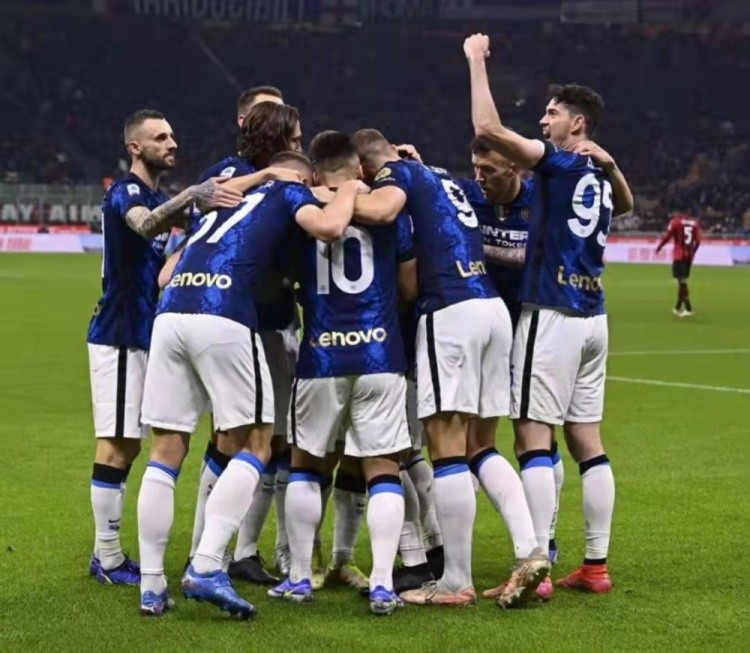  慕尼黑德比战火药味十足险冲突  