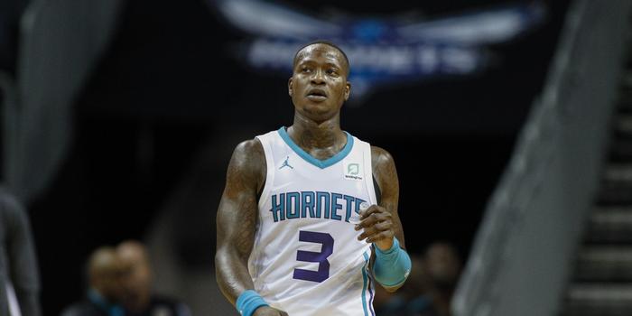  黄蜂裁掉罗齐尔引发球迷抗议  